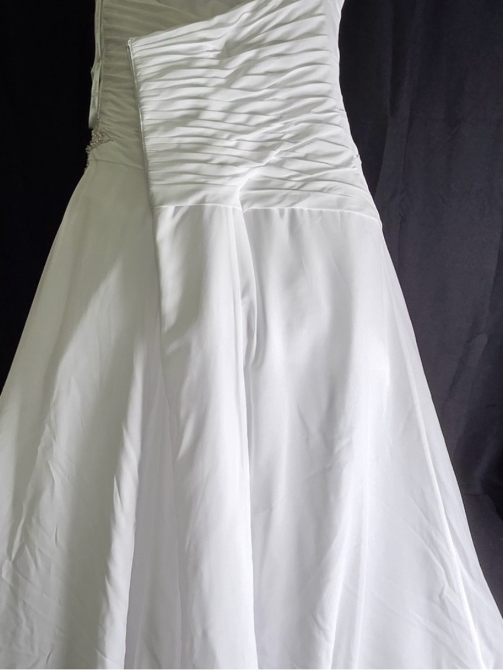 David's Bridal Diamond White Halter Neck Wedding Gown Size 18W Style 9WG 3260 - Picture 9 of 9